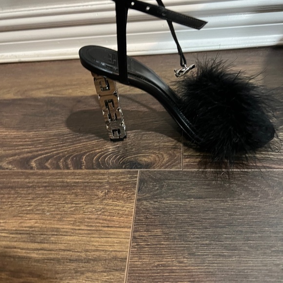 Givenchy g cube feather shoe - Picture 1 of 4